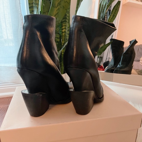 Theyskens’ Theory Black Leather Heel Boots 38 - Picture 3 of 6